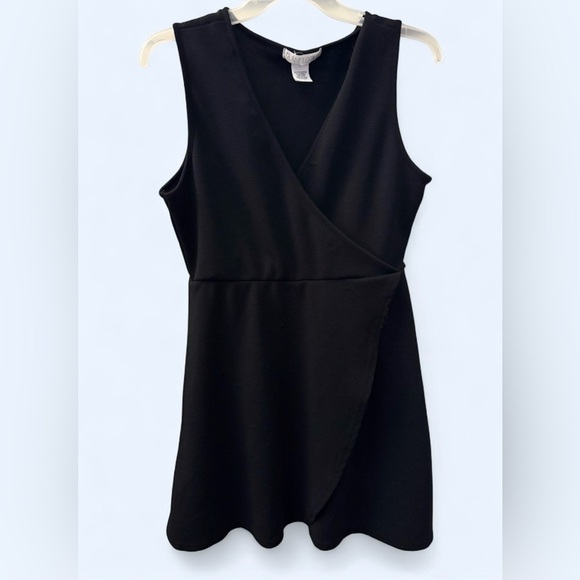 Planet Gold Dresses & Skirts - Planet Gold Black Wrap Front Sleeveless Dress Size Large